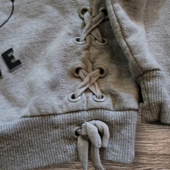 DISNEY JUNIOR MINNIE SWEATSHIRT SIZE 4T - Picture 4 of 7